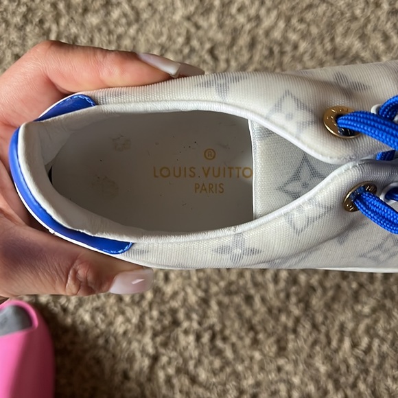 Louis vuitton sneakers for women 34 1/2. Used maybe 3 times. Great condition - Picture 2 of 5